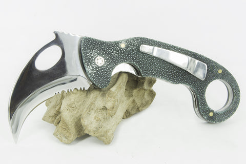 “CAPTAIN HOOK” knife with stingray handle.