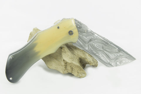 “WINDY BLADE” folding Damascus blade buffalo horn handle