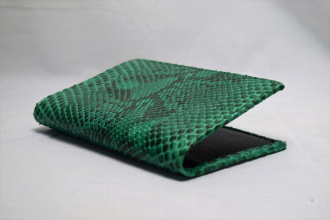 Genuine snake skin passport cover color: 'turquoise green'