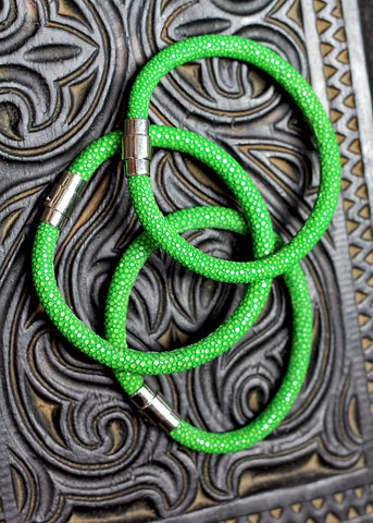 STINGRAY BRACELET with magnetic catch "bright green grass"