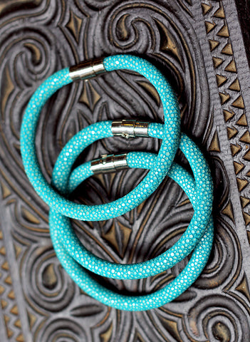 STINGRAY BRACELET "clear sky turquoise" color with magnetic catch