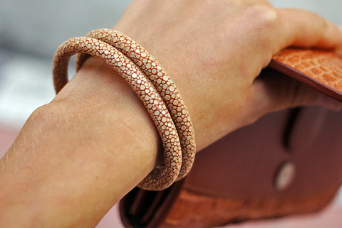 STINGRAY BRACELET "light brown" color with magnetic cuff