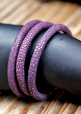 STINGRAY BRACELET "purple" colore with magnetic cuff