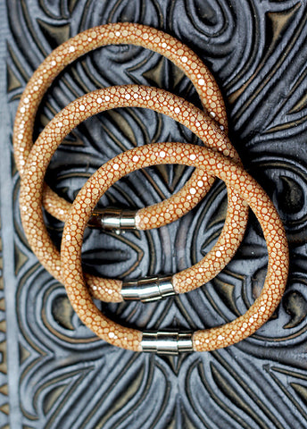 STINGRAY BRACELET "sandy brown" color with magnetic catch