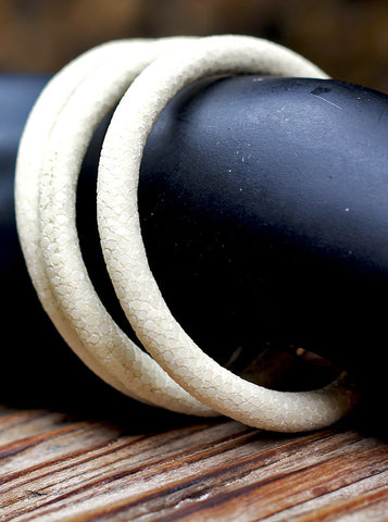 STINGRAY BRACELET "white" color with magnetic catch