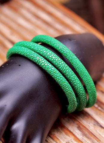STINGRAY BRACELET "green grass" color with magnetic cuff
