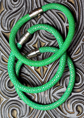 STINGRAY BRACELET "green grass" color with magnetic cuff